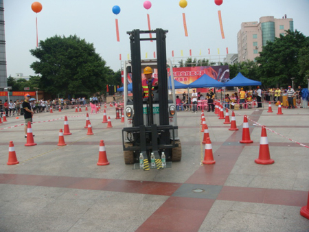 STILL叉车在2010年东莞市叉车技能大赛上大放异彩