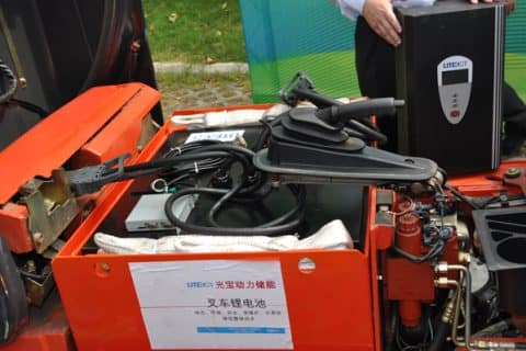 光宝叉车锂电池科技成果鉴定会在沪召开