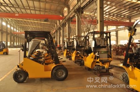 地恩地叉车积极打造中国物流装备行业服务一流品牌