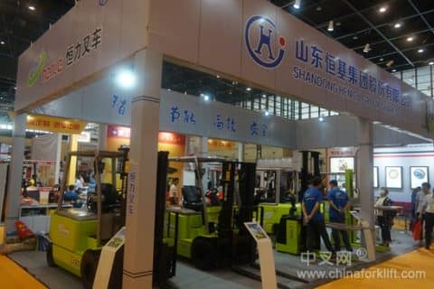 “恒力”绿色能源叉车现身郑州物流展