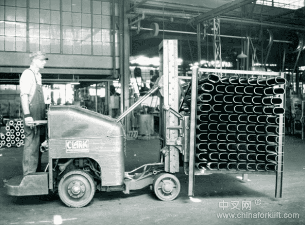世界上第一台叉车的来龙去脉