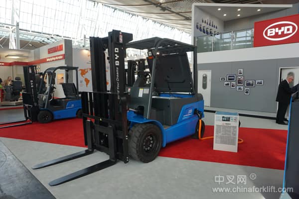 比亚迪新能源叉车亮相2018CeMAT物流展