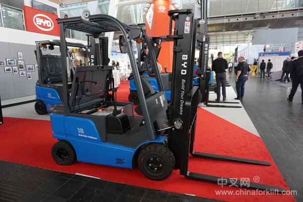 比亚迪新能源叉车亮相2018CeMAT物流展