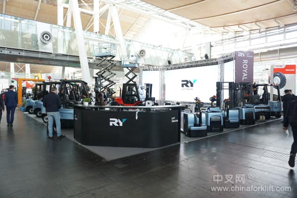 皇珈叉车蛰伏三年 首战德国CeMAT