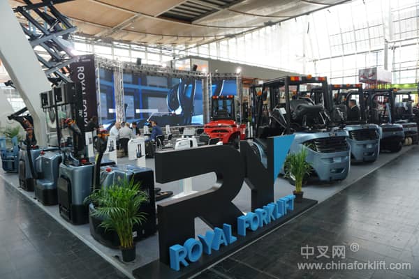 皇珈叉车蛰伏三年 首战德国CeMAT