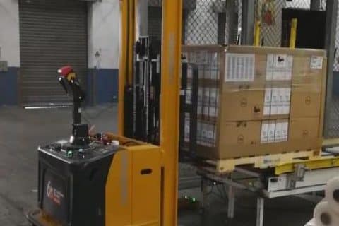 柳工智能AGV叉车助力“中国智造”