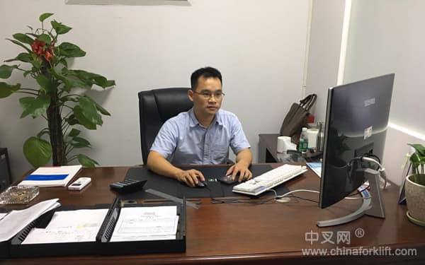 自贡叉车证怎么考，叉车操作证书查询