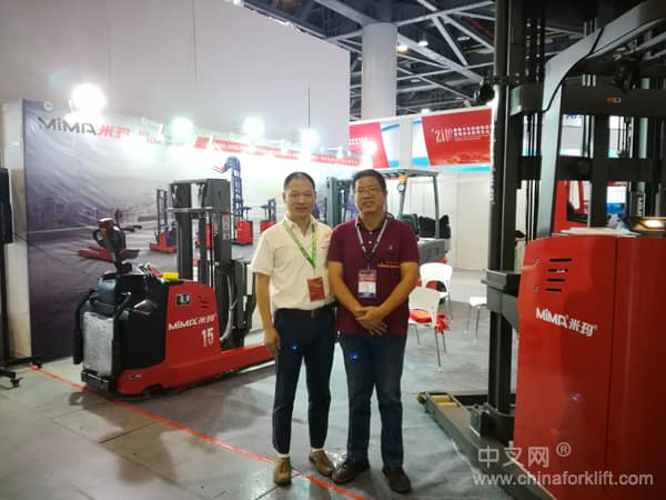 2018蜂集万采快递物流装备暨物料采购博览会上的叉车供应商
