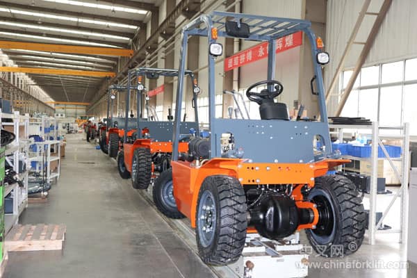 叉车行业新生力军——英轩重工正式入主工业车辆行业
