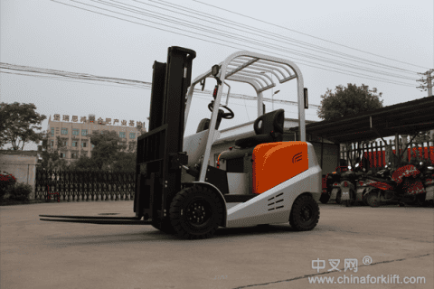 宇锋推出CPD系列新款蓄电池平衡重式叉车