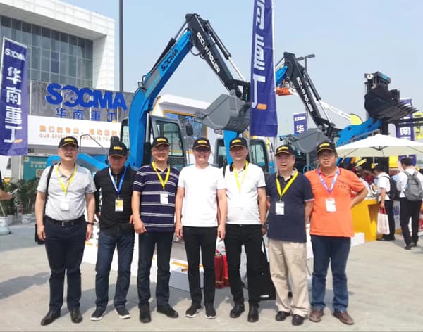 华南重工纯电动重型叉车绽放BICESE 2019“吸”睛不断