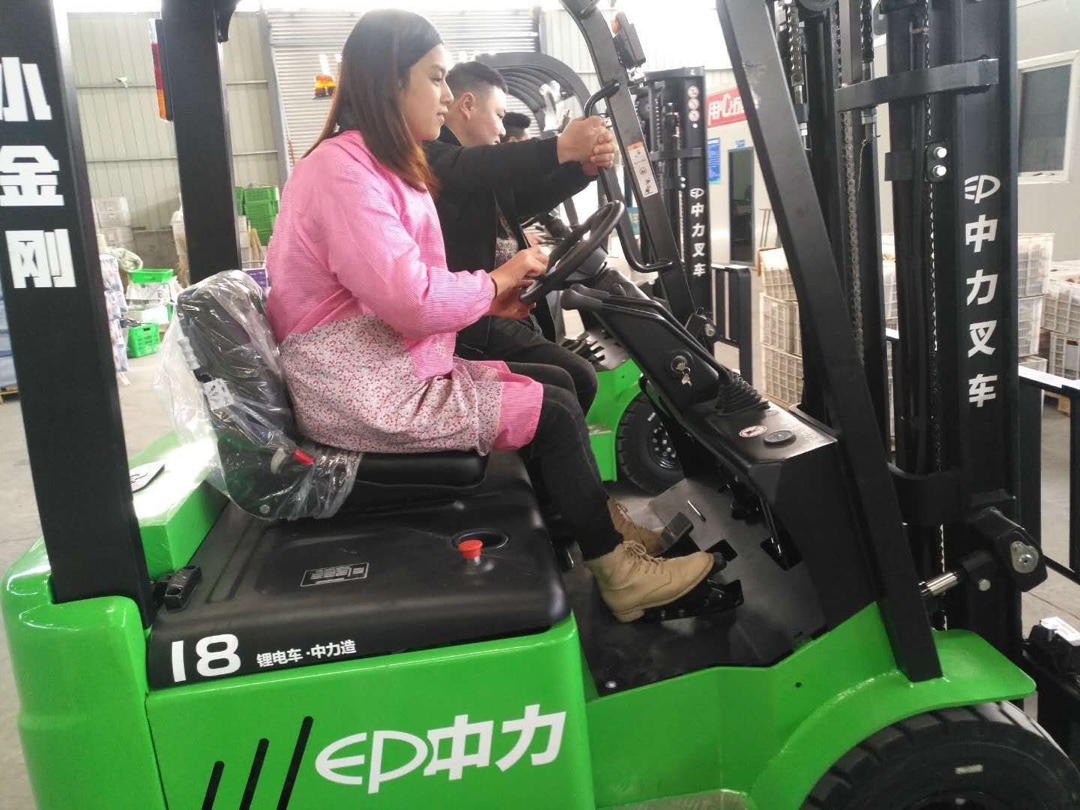 中力叉车
