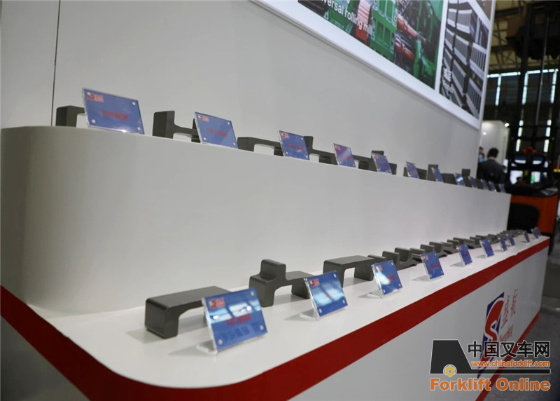 盛航叉车门架在CeMAT展上竞显特色