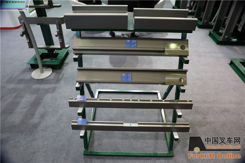 盛航叉车门架在CeMAT展上竞显特色