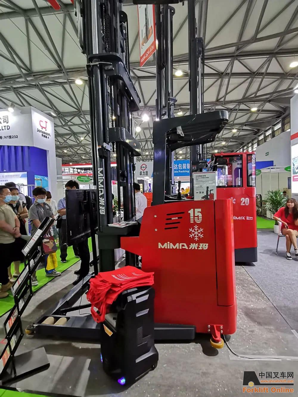 米玛电动叉车助力亚洲生鲜冷链展，展现冷库搬运的专业性