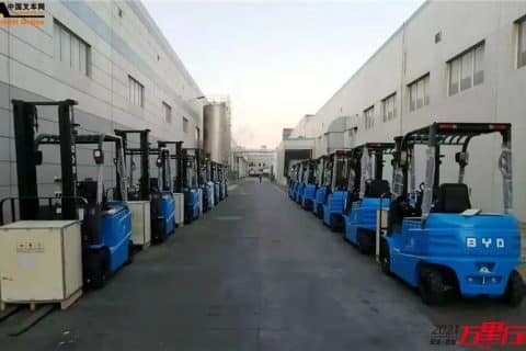 比亚迪叉车擎起安全重托 为雪花啤酒提供物料搬运解决方案