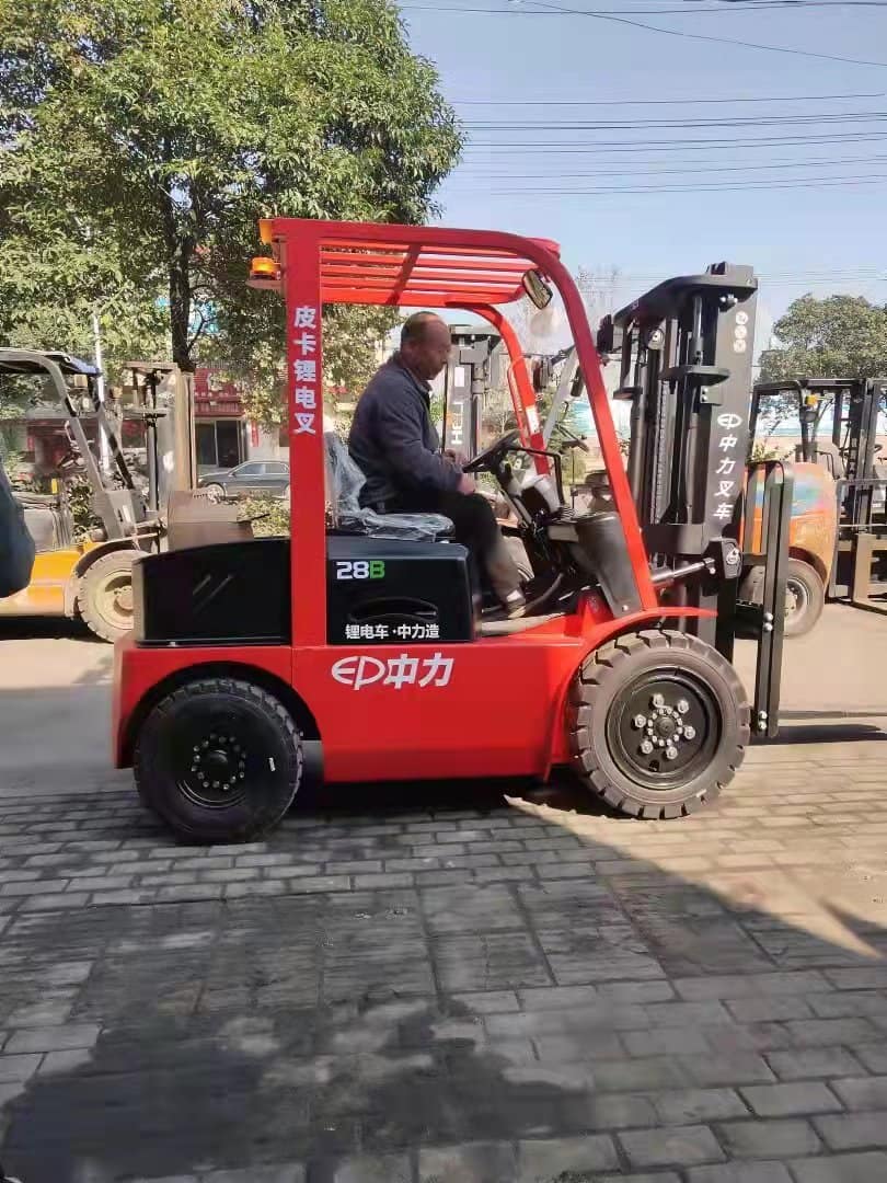 中力EFX281B皮卡锂电叉车2.8吨
