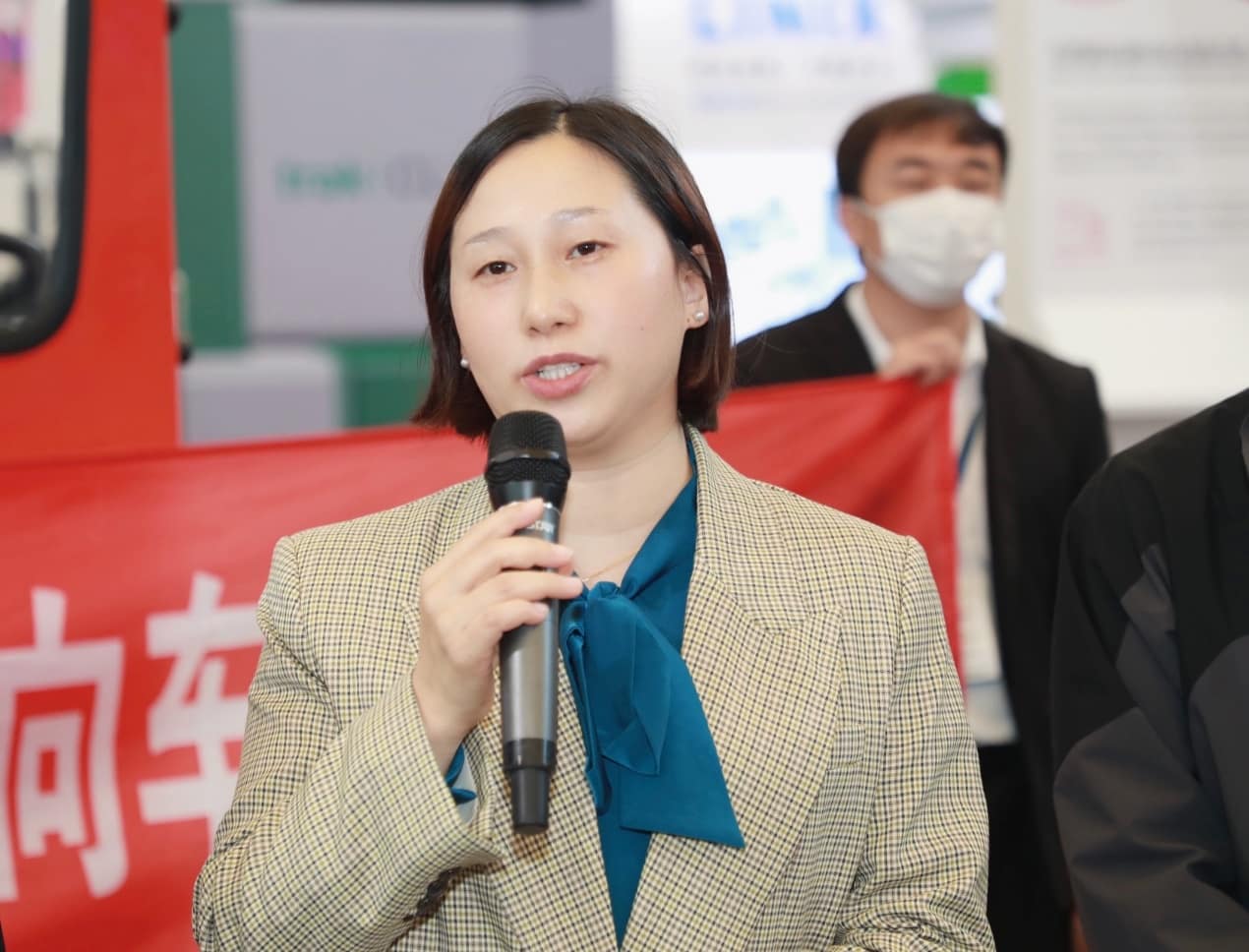 现场直击——米玛全向前移式叉车出售签约仪式在CeMAT ASIA 2021举行
