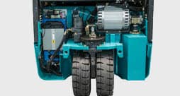 宝骊1.5吨 蓄电池平衡重式叉车 三支点
