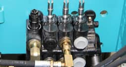 宝骊1.5吨 蓄电池平衡重式叉车 三支点