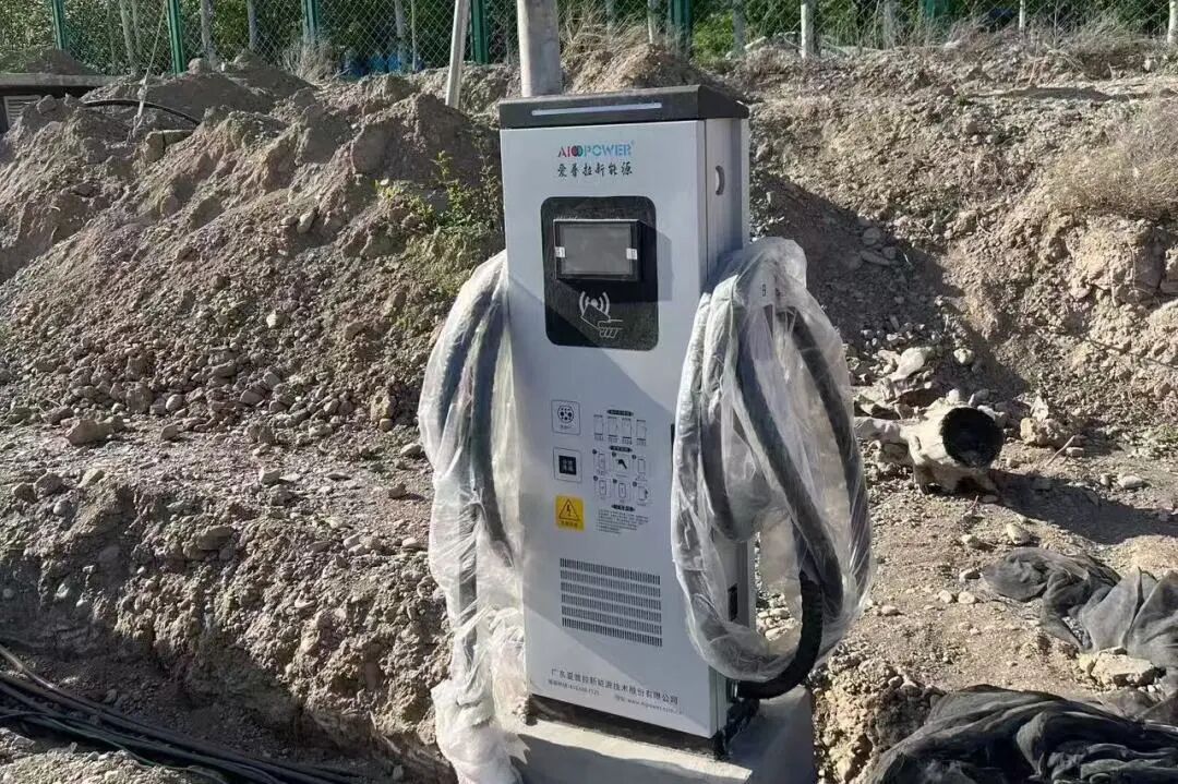 干线物流补能新选择 | 新疆伊宁市西北国际物流园1440kW重卡兆瓦超充站正式上线!