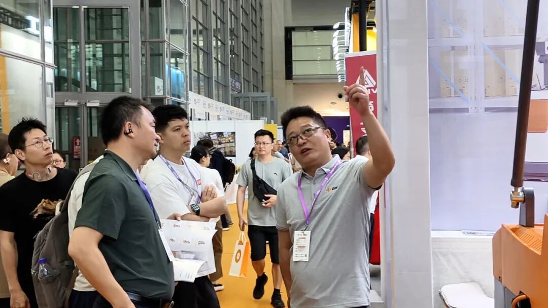 展会直击 | LogiMAT首日热度拉满!卓一凭窄巷道物流方案实力圈粉!