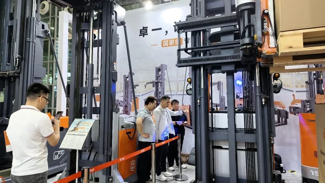 展会直击 | LogiMAT首日热度拉满!卓一凭窄巷道物流方案实力圈粉!