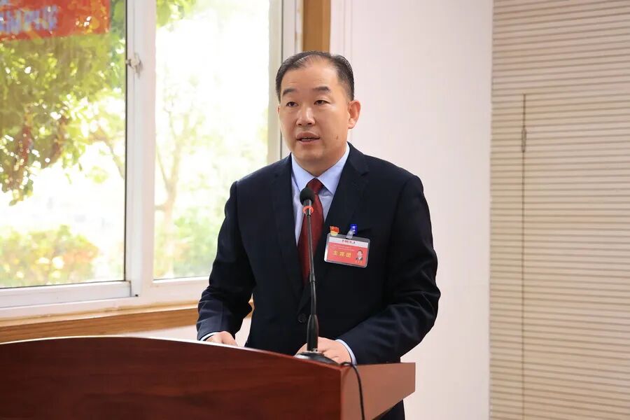 江淮重工第四届职工、工会会员代表大会第三次会议