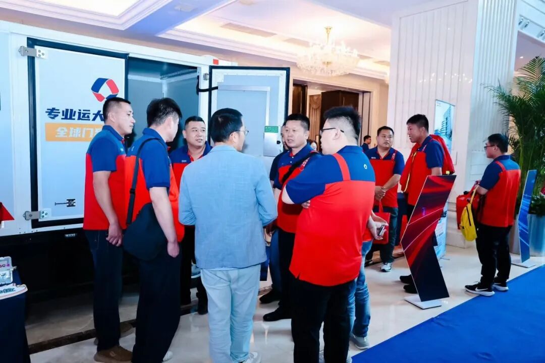 佛朗斯上海分公司携无人车亮相多场物流盛会,助力行业“质效双升”!
