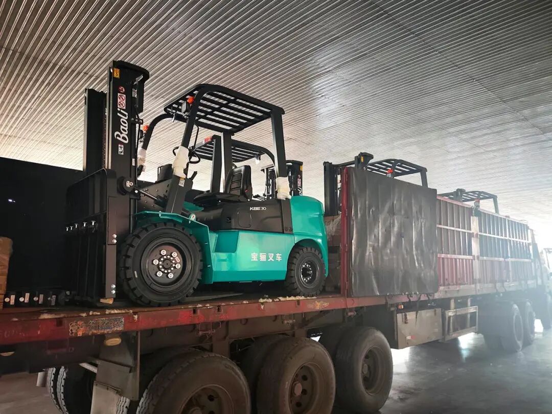 火爆交车 | 宝骊电车批量交付铸造名企，推动全厂叉车一举油转电