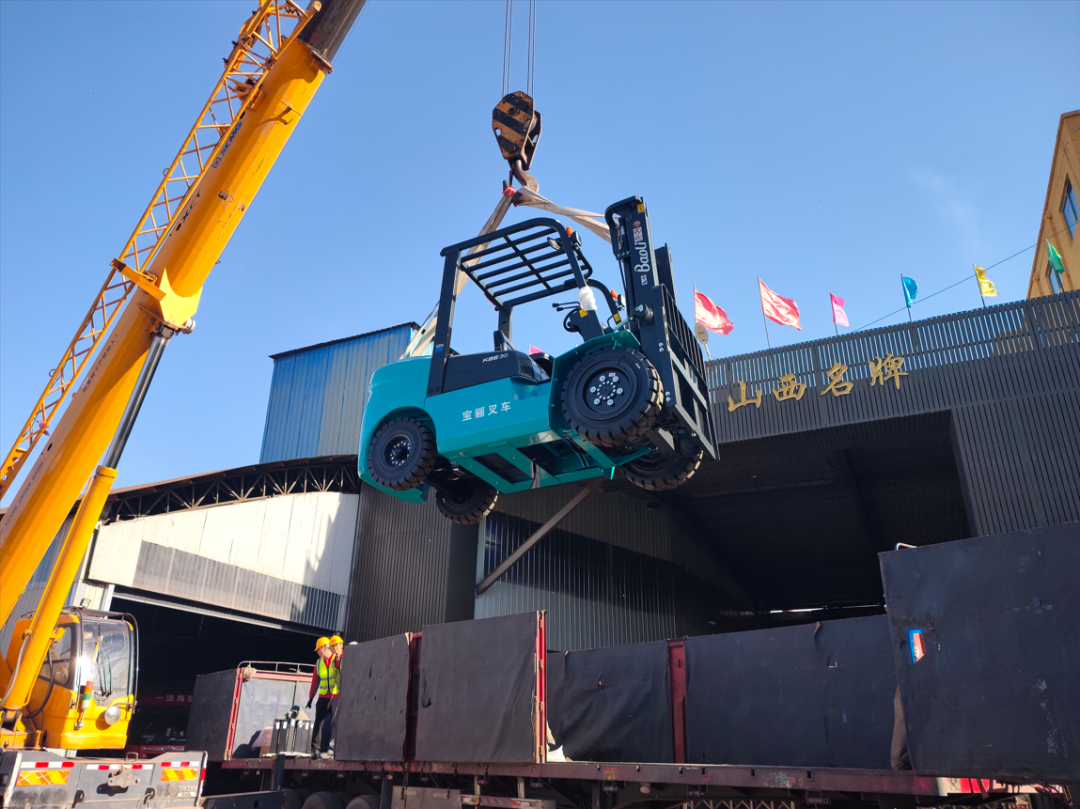 火爆交车 | 宝骊电车批量交付铸造名企，推动全厂叉车一举油转电