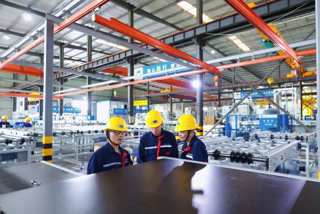 龙合智能总装车间装配组荣获“全国工人先锋号”