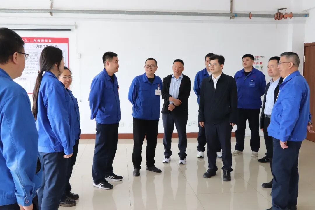 盘锦合力铰接式三向叉车进入TR4验收评审阶段