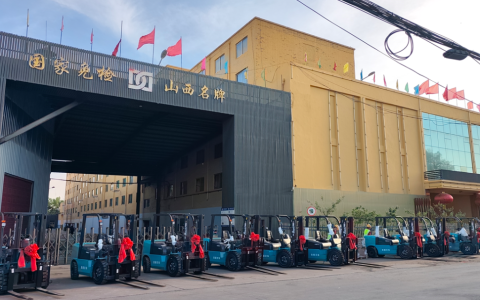 火爆交车 | 宝骊电车批量交付铸造名企，推动全厂叉车一举油转电