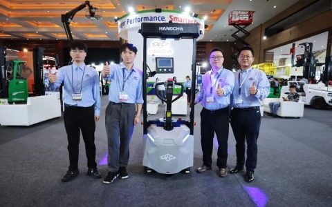 亮相东南亚！杭叉国自智能EzGo闪耀2026印尼运输物流展