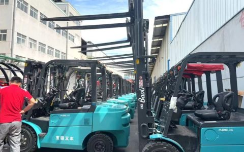 火爆交车 | 20台宝骊X3B批量交付，为化纤客户环保发展添“绿”增“金”