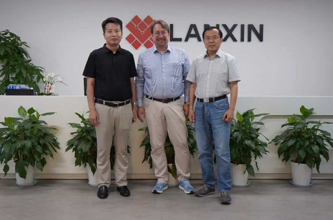 共话智慧物流:国际顶级物流专家到访蓝芯机器人,共探全球化发展新机遇